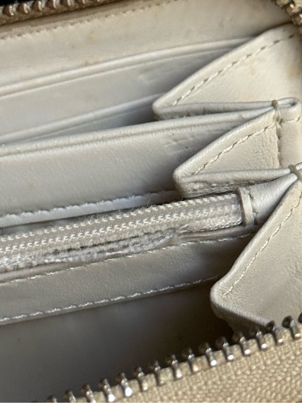 Coach Signature Accordian Style Wallet with center vertical stripe detailing 🤍 - Picture 7 of 7